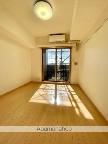 ＪＲ京浜東北線 大森駅 徒歩5分 14階建 築21年の居間写真