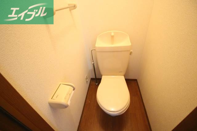 リビングタウン西崎 A棟のトイレ写真