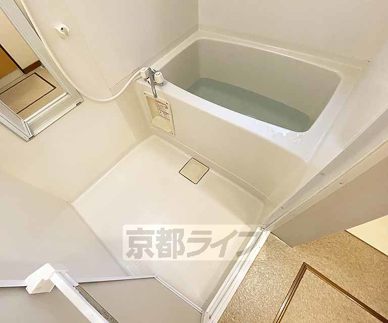 地下鉄烏丸線 松ケ崎駅 徒歩15分 2階建 築21年の風呂写真
