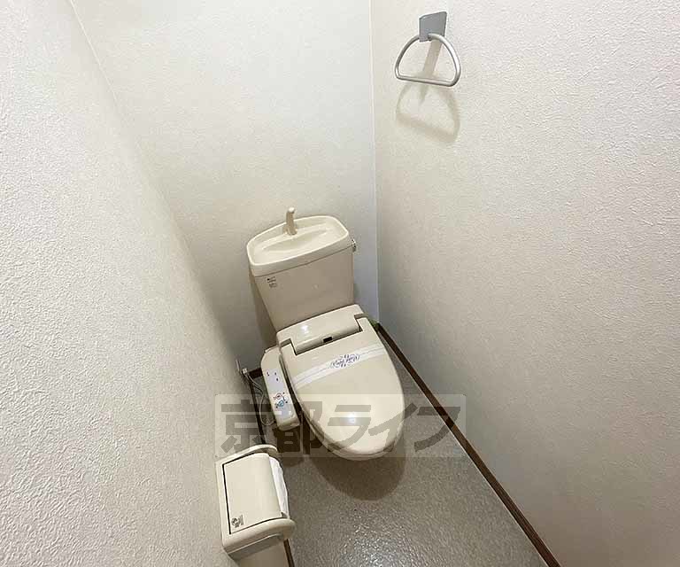 地下鉄烏丸線 松ケ崎駅 徒歩15分 2階建 築21年のトイレ写真