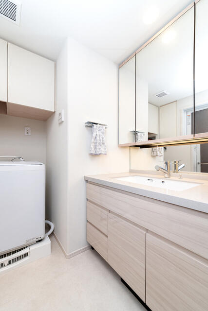 東京メトロ丸ノ内線 新宿御苑前駅 徒歩4分 35階建 築3年の内装写真