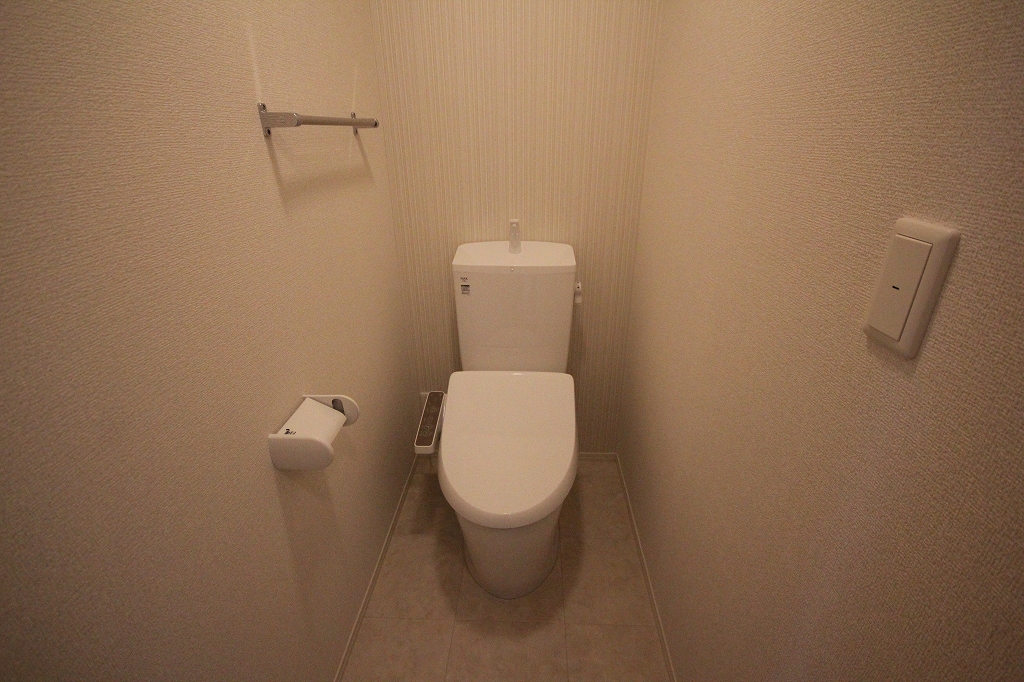 ＪＲ山陽本線 東福山駅 徒歩25分 3階建 築3年のトイレ写真