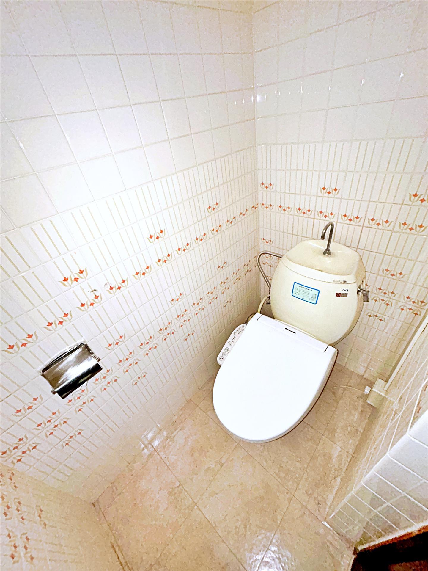 エメラルドマンション南小倉C棟のトイレ写真