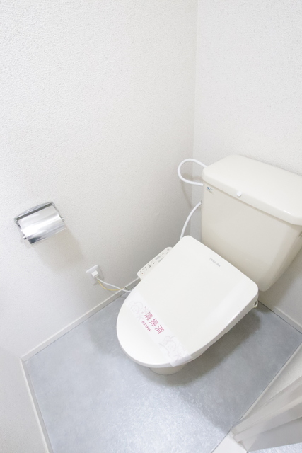 トイレ　洗浄機能付きのトイレです♪