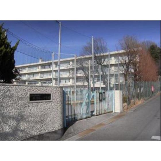 中学校　町田市立鶴川第二中学校（中学校）まで1378m