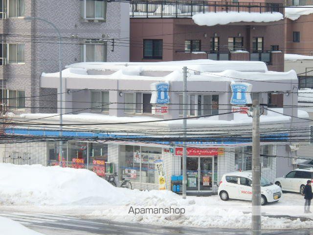 コンビニ　ローソン（コンビニ）まで112m