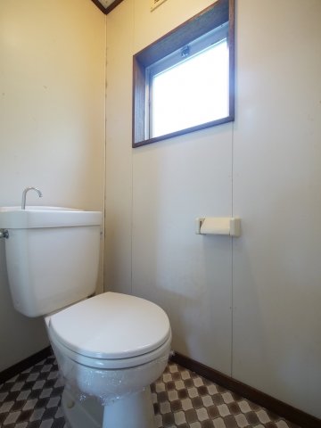 トイレ　※写真は別の部屋のものです。