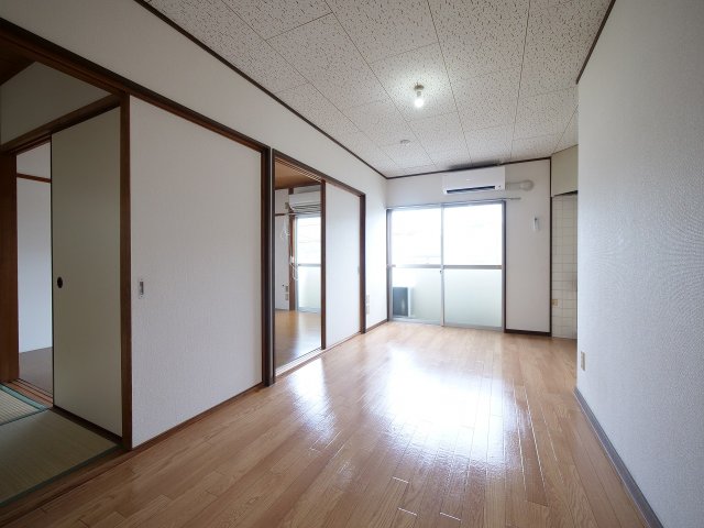 居室・リビング　※写真は別の部屋のものです。
