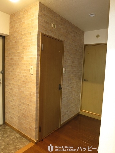 玄関　退去前の部屋の為、類似のへ部屋写真です。現状を優先させて頂き