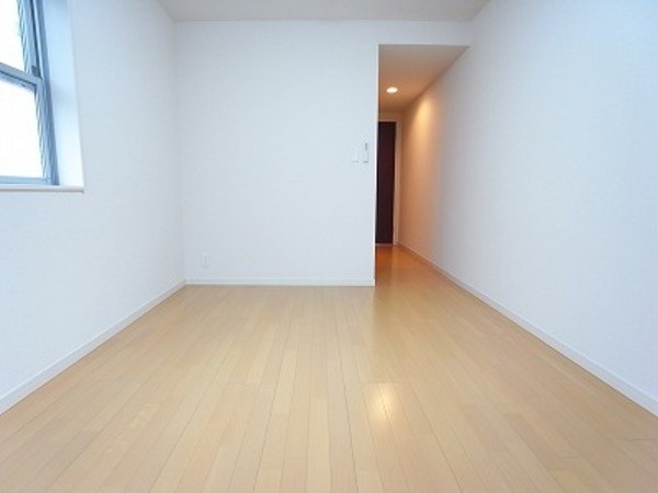 その他部屋・スペース　日当たり良好の明るいお部屋です。