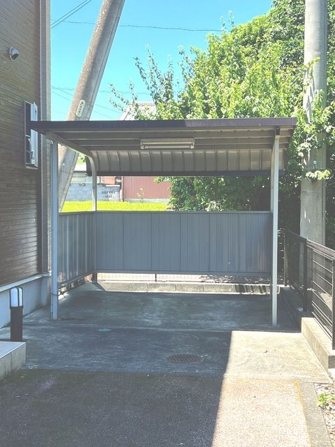 ＪＲ東海道本線 六合駅 バス乗車時間：17分 最寄りバス停で下車 徒歩8分 2階建 築19年の外観写真