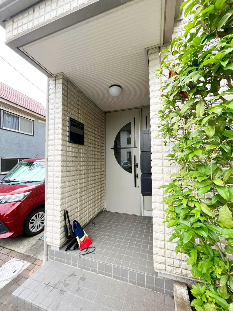 エントランス　★茅ヶ崎駅徒歩8分、サザンビーチも徒歩圏内★