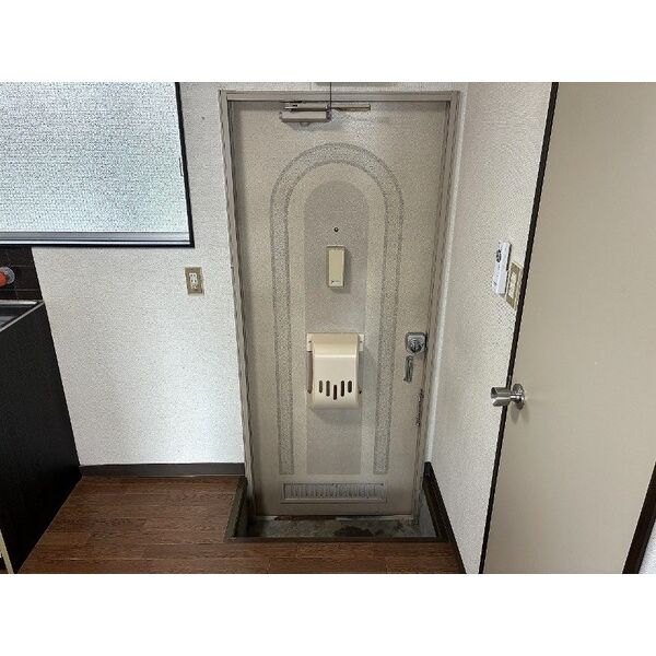 玄関　キッチン収納
