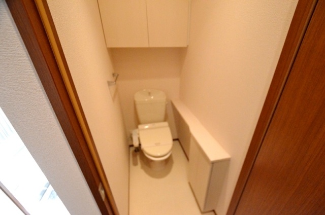 ヴィラソレアーダ中野 B棟のトイレ写真