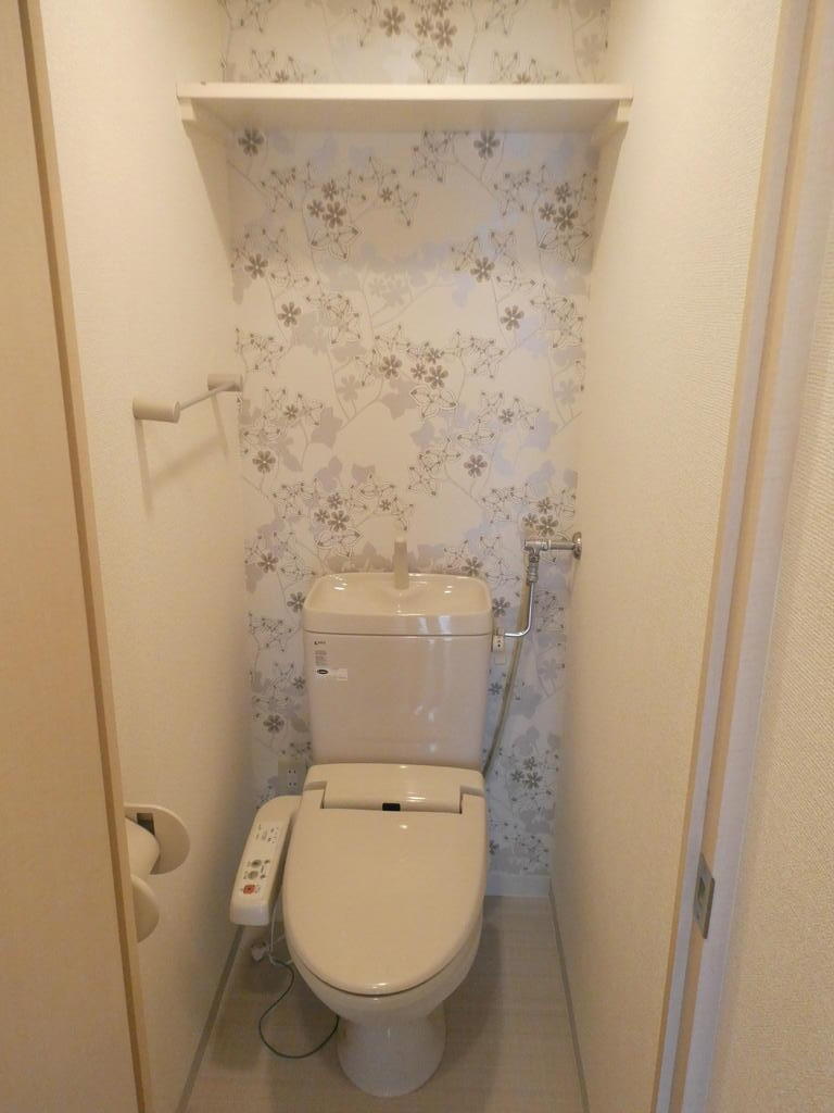 地下鉄東西線 西１８丁目駅 徒歩10分 4階建 築21年のトイレ写真