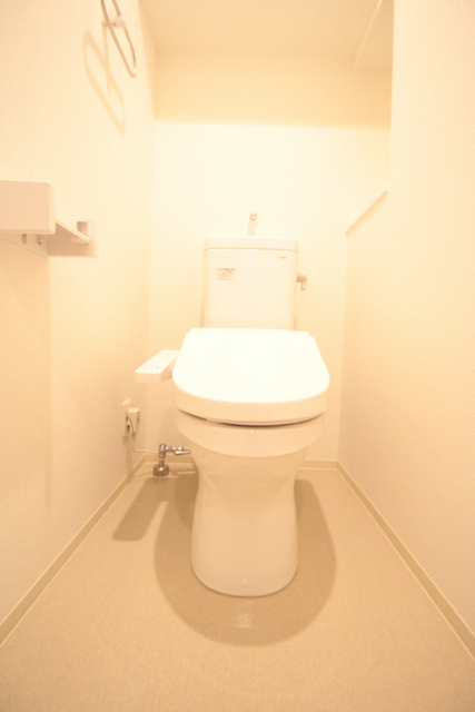 トイレ　※同建物内別室のお写真です。