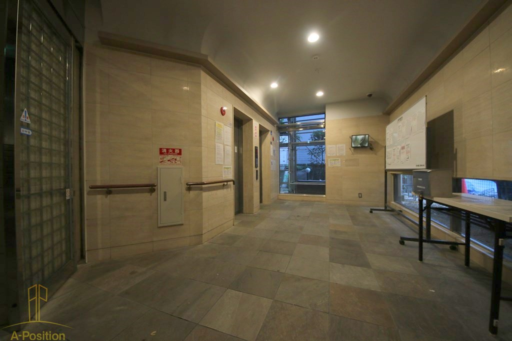 地下鉄中央線 谷町四丁目駅 徒歩2分 15階建 築26年の外観写真