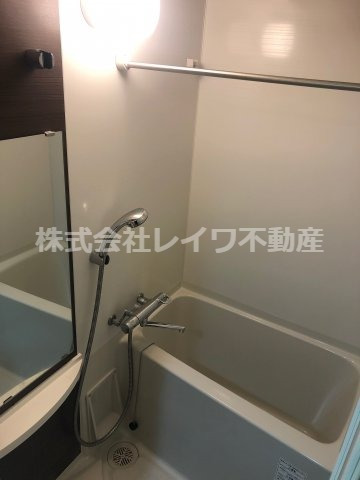 バス・シャワールーム　落ち着いた空間のお風呂です