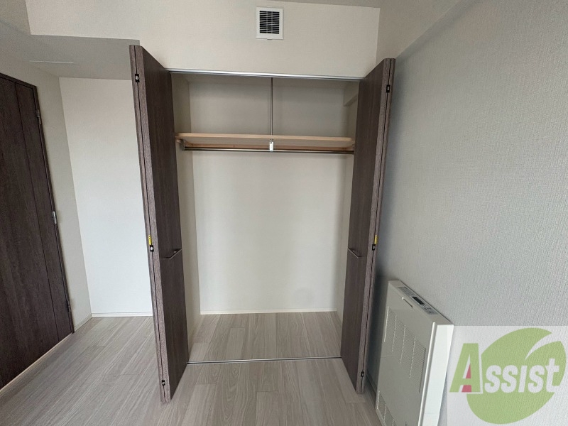 収納　寝室の収納です。部屋がすっきり片付きます。