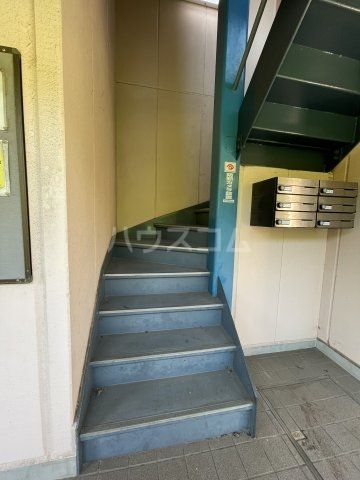 ハイツ汐先の玄関写真