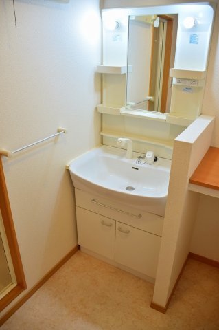 洗面設備　脱衣スペースもあります