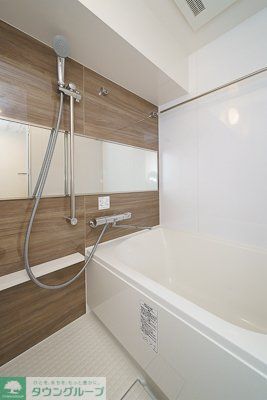 バス・シャワールーム　※写真は同タイプ住戸です。
