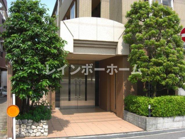 エントランス　建物の内部です