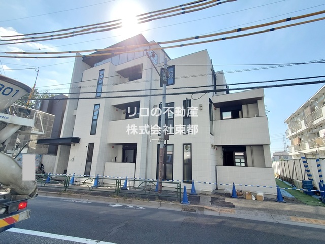建物外観　ペット共生、太陽光発電の省エネ住宅です♪
