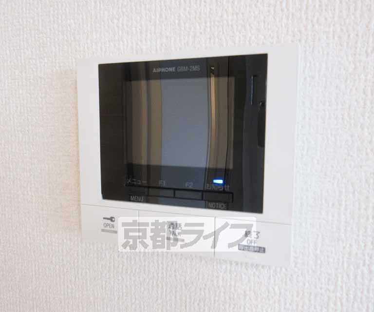セキュリティ　画面つきインターホンです