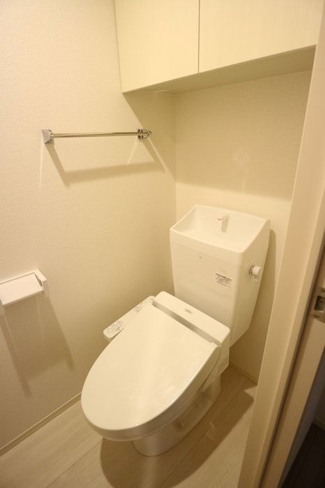 ＪＲ山陽本線 西明石駅 徒歩20分 3階建 築7年のトイレ写真