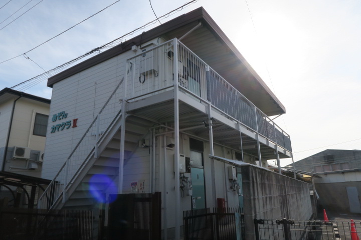 善通寺市生野町のアパートの建物外観