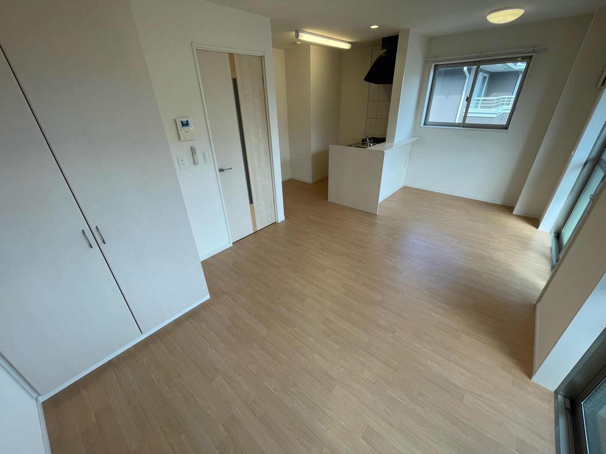 居室・リビング　反転タイプになります