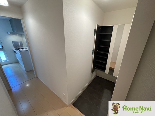 玄関　大きなシューズボックス