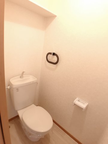 【姶良市西餅田のアパートのトイレ】