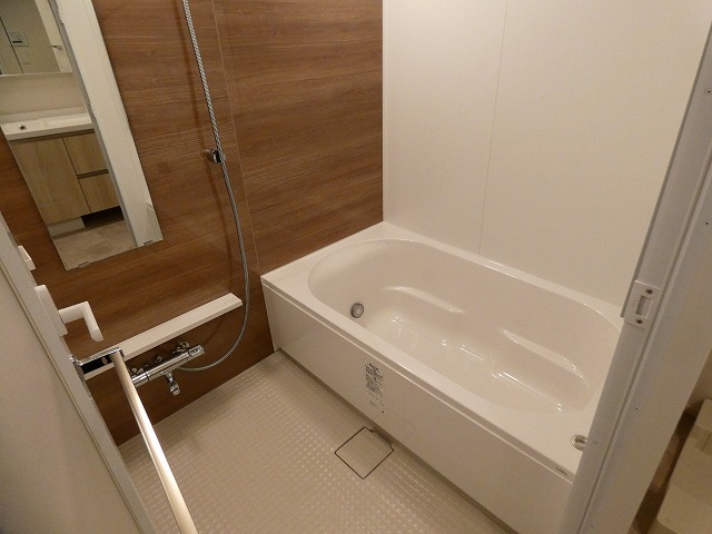 バス・シャワールーム　バスルーム※別部屋参考写真