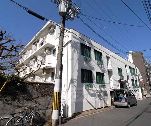 京都市北区紫竹上緑町のマンションの建物外観