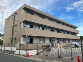 【松戸市小金原のアパートの建物外観】