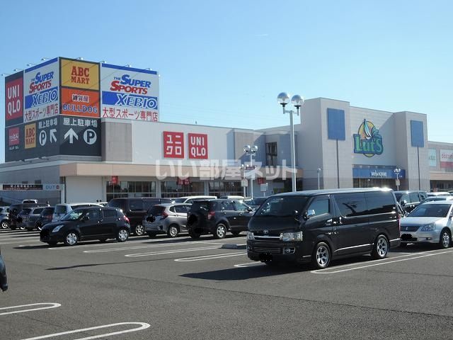 【津市高茶屋小森上野町のアパートのショッピングセンター】