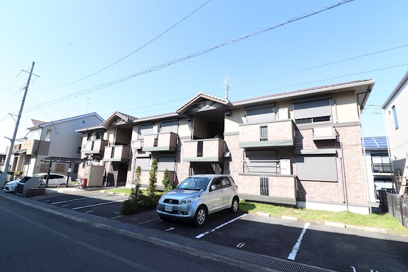 【橿原市豊田町のアパートの駐車場】