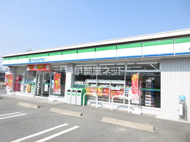 【松阪市五反田町のアパートのコンビニ】