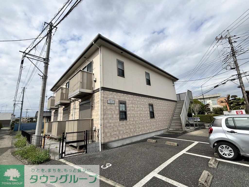 建物外観　駐車場