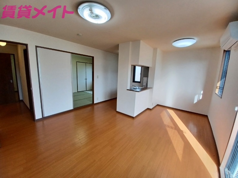 居室・リビング　同棟別部屋の写真です