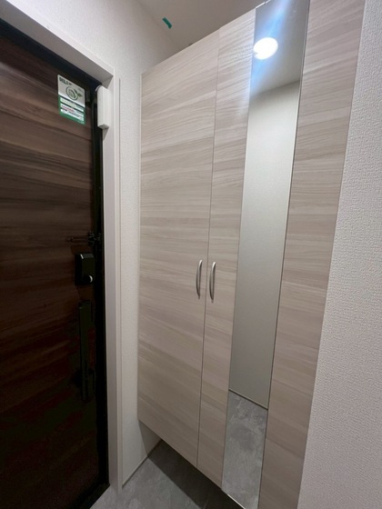 玄関　※掲載写真は同マンション別部屋参考写真となります。