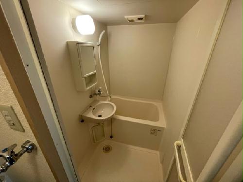 バス・シャワールーム　現況優先