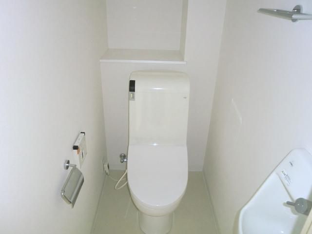 トイレ　★ウォシュレット付きのトイレです★