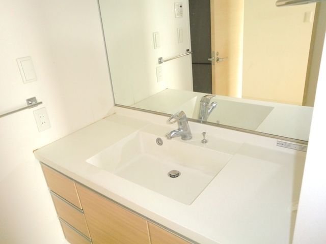 洗面設備　★大型の独立洗面台付きです★