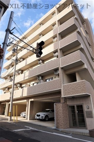 建物外観　6階建てのマンションです