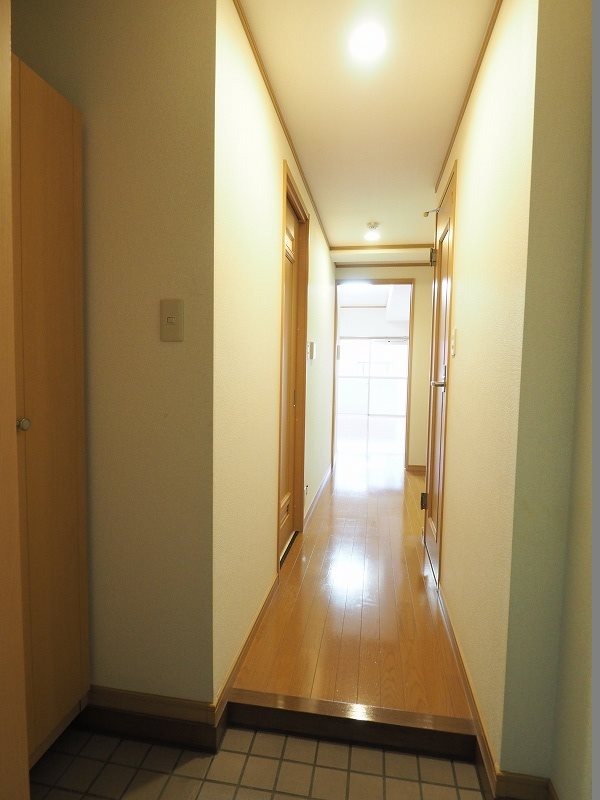 玄関　同物件別部屋イメージ