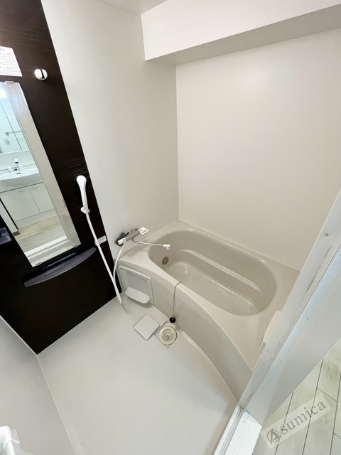 バス・シャワールーム　ちょうど良いサイズ。お掃除もラクラクです。