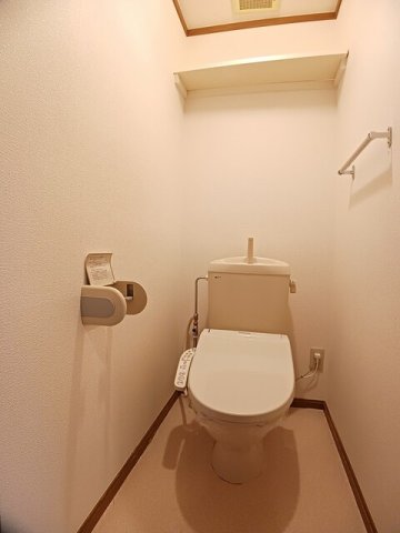 トイレ　清潔感のあるトイレです